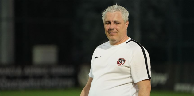 Galatasaray ve Beşiktaş'tan transfer savaşı! Sumudica o ismi açıkladı