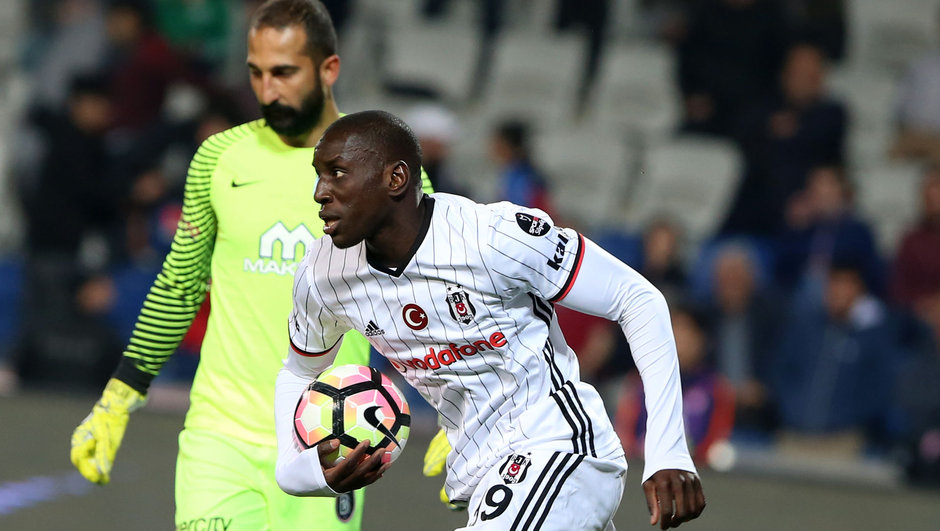 Demba Ba imzayı atıyor!