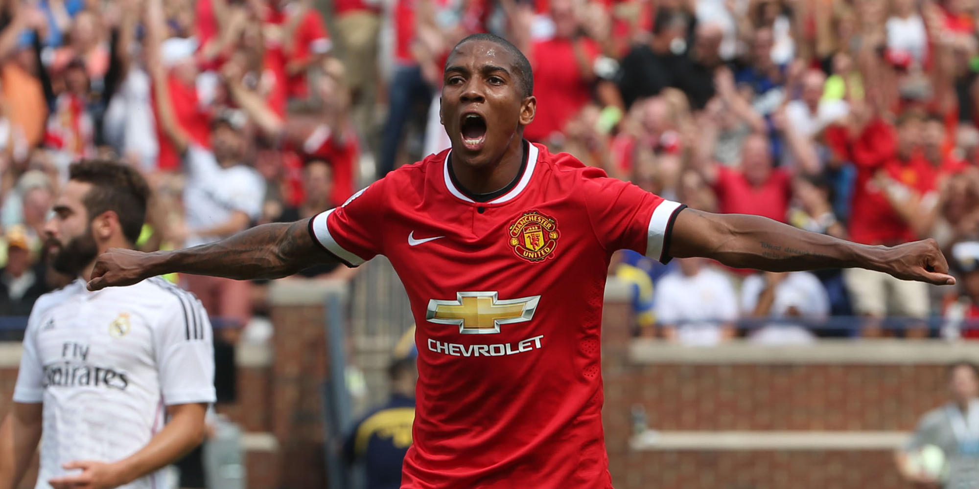 Beşiktaş sezonu erken açtı! Ashley Young geliyor…