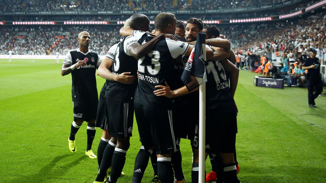 Yıldız oyuncu Beşiktaş'tan ayrılıyor!