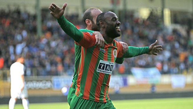 Beşiktaş'ta Vagner Love bombası!