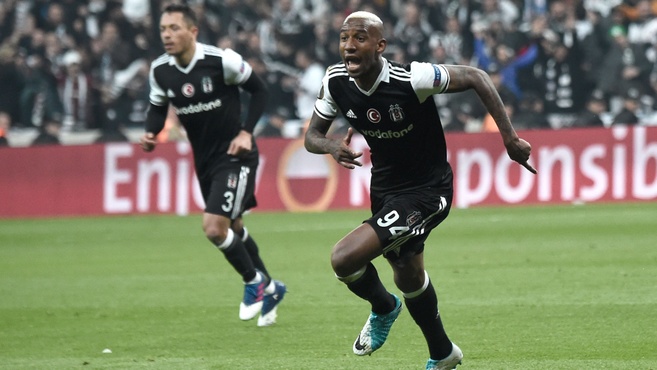 Manchester United'dan Beşiktaş'a büyük şok!