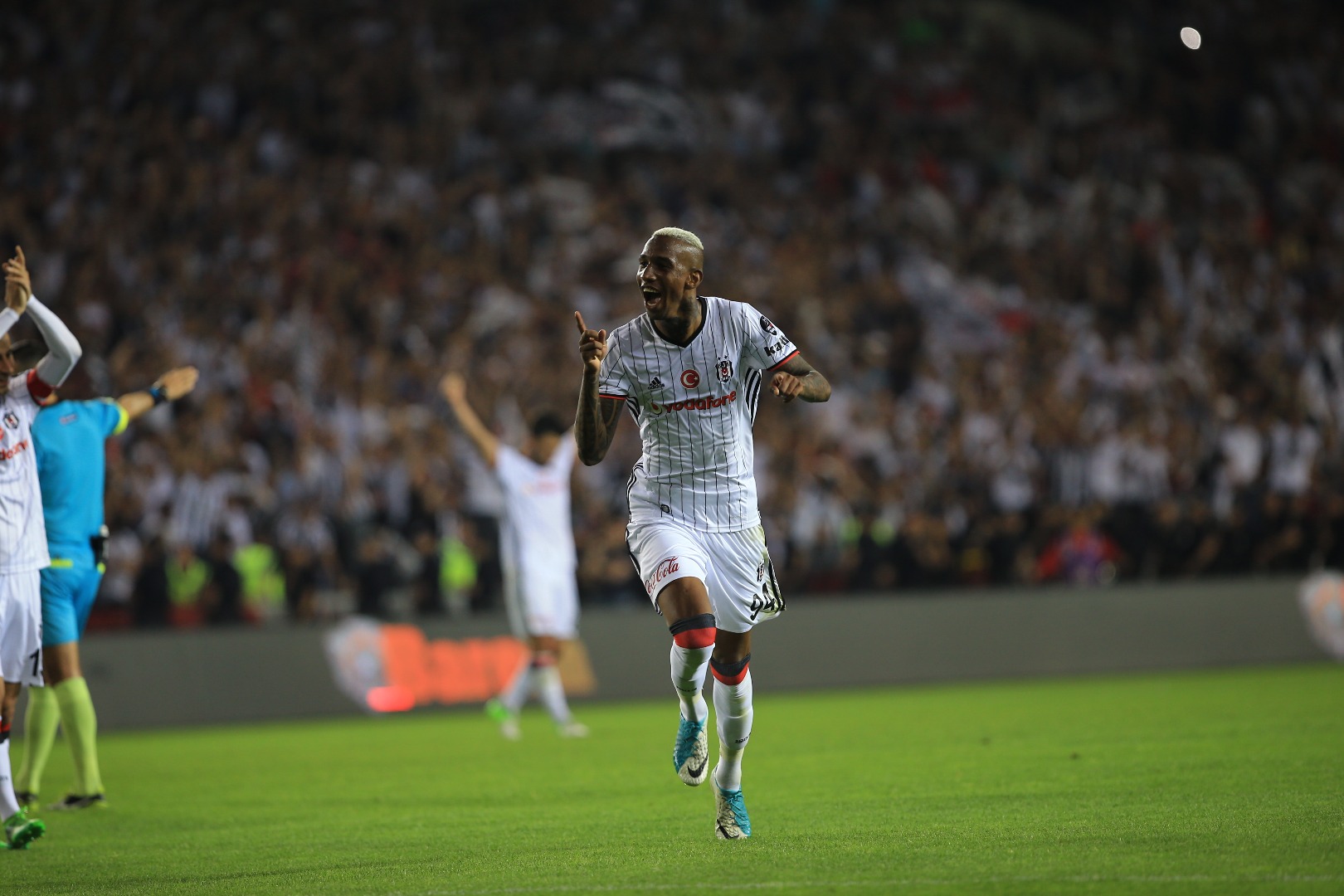 Beşiktaş taraftarı havaya uçacak! Talisca...