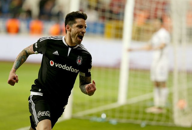 Beşiktaş'ın eski yıldızı dönmek istiyor!