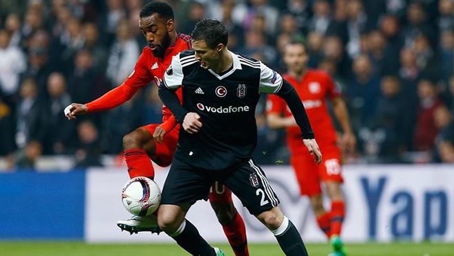 Mitrovic'ten flaş karar!