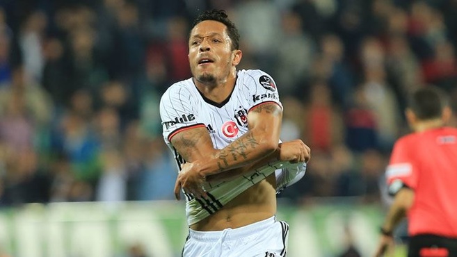 Adriano son kararın verdi!