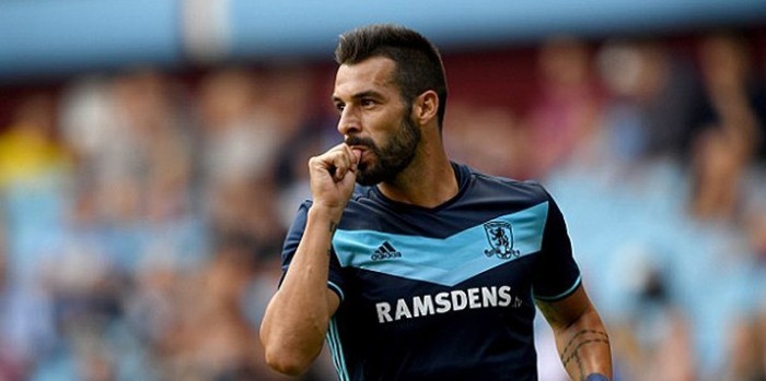 Beşiktaş Negredo'yu köşeye sıkıştırdı