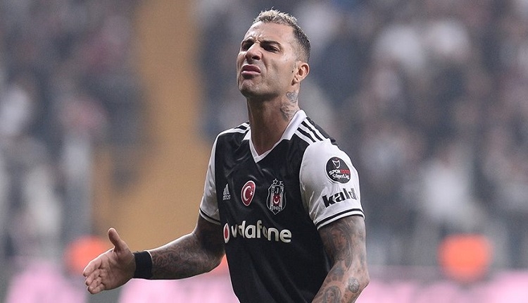 Alexis Sanchez'ten Quaresma'ya telefon: "Coming to Beşiktaş"