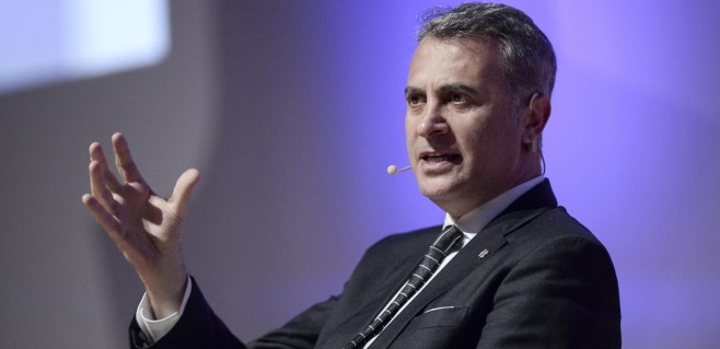 Olympiakos başkanından Fikret Orman'a forvet çağrısı!