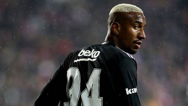 Benfica, Talisca için 40 milyon Euro istedi