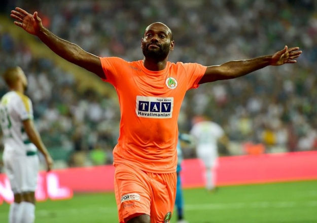 Ne yaptın Vagner Love!