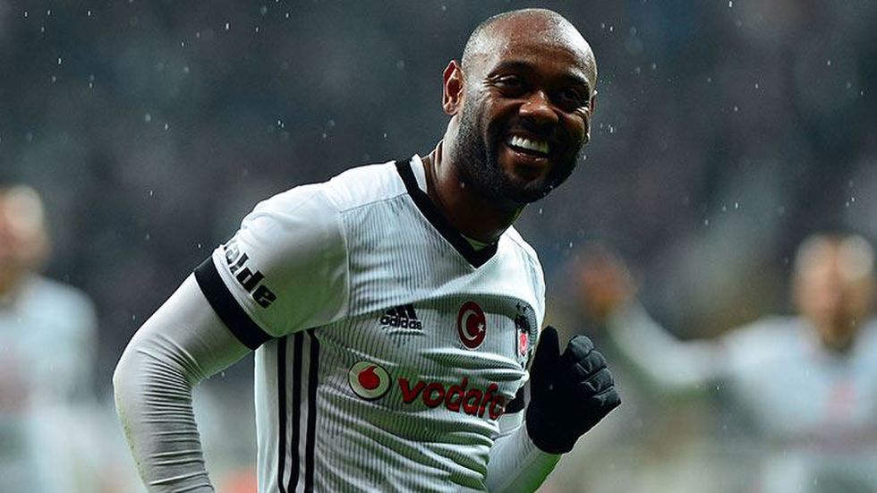 Love'dan Negredo'ya büyük sürpriz!