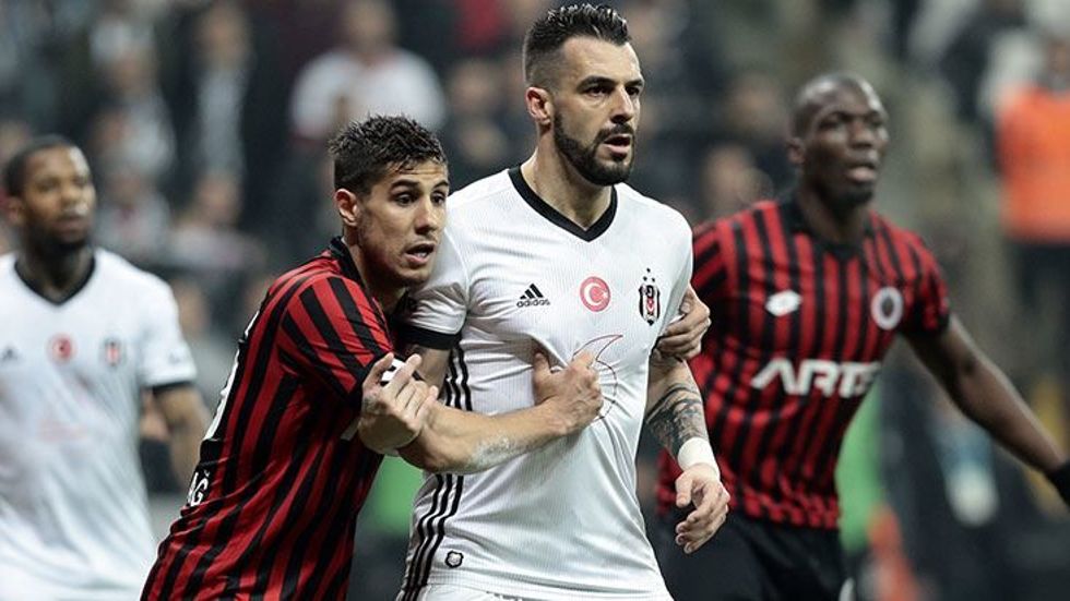 Negredo'ya ilk 11 yaramıyor!