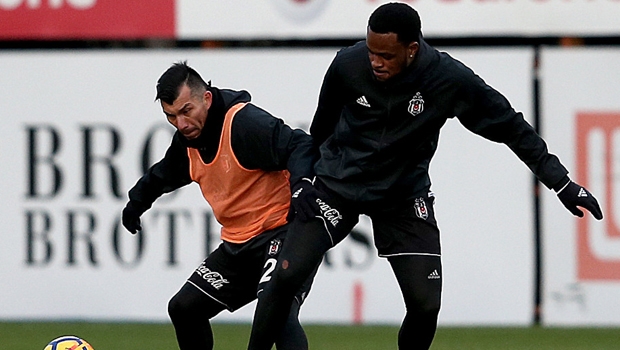 Cyle Larin'den Şenol Güneş'e sürpriz çağrı!
