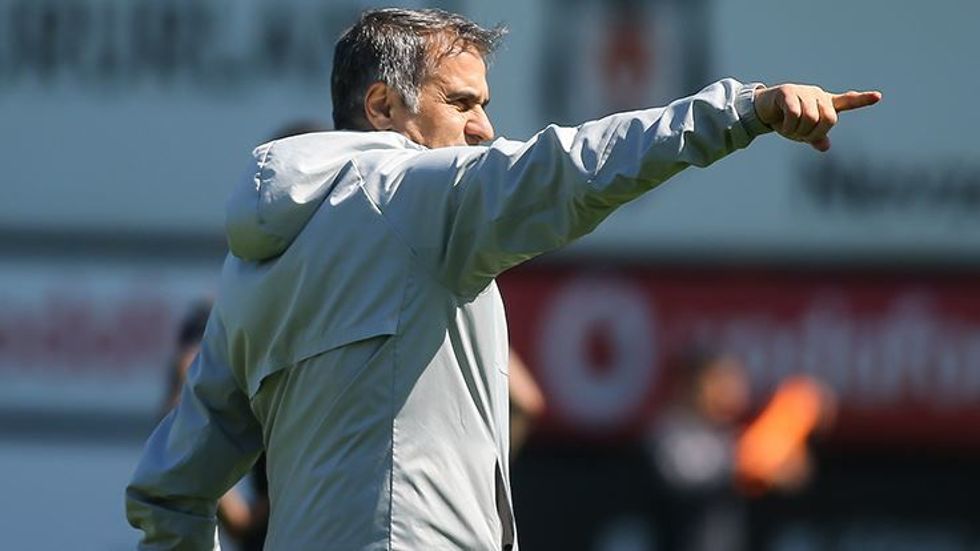 Şenol Güneş'ten Demba Ba alarmı!