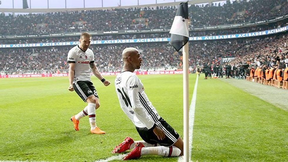 Anderson Talisca'dan tarihi rekor!