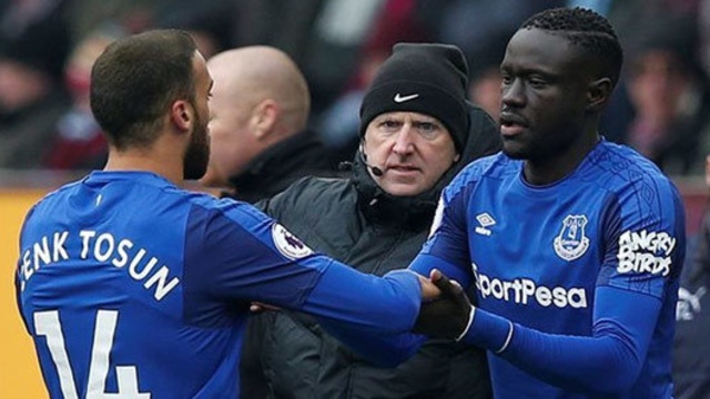 Cenk Tosun'a büyük şok! Everton'da dev kriz...