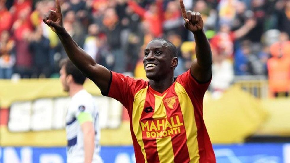 Demba Ba'dan olay paylaşım! Twitter'ı salladı...