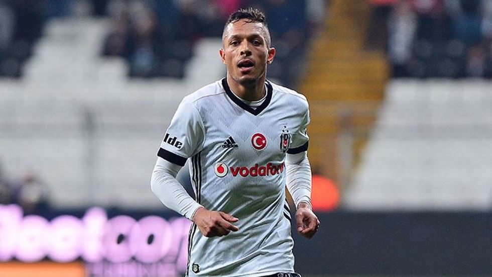 Adriano'dan Şenol Güneş'e büyük övgü!