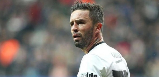 Beşiktaş'ta Gökhan Gönül şoku!