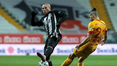 Alkışlar Töre’ye