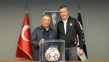 Başkan Çebi'den imzalı top