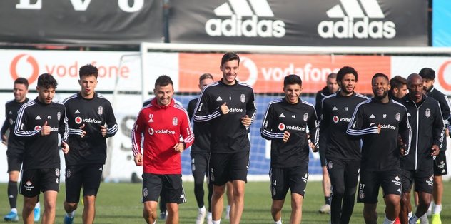 Beşiktaş 2 eksikle derbi hazırlıklarına devam etti
