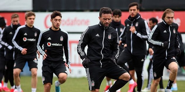 Beşiktaş'ta Gökhan Gönül geri döndü