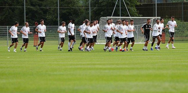 Beşiktaş Douglas'ı resmen açıkladı