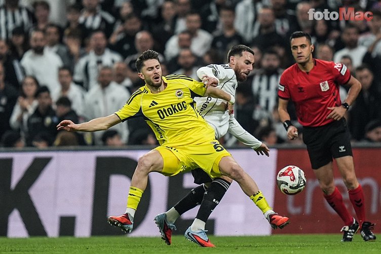 Beşiktaş, derbide Fenerbahçe'ye 3-2 mağlup oldu