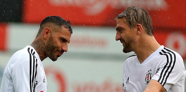 Beşiktaş sağanak yağmur altında çalıştı