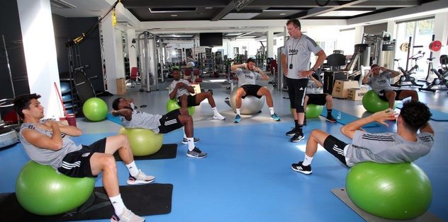 Beşiktaş salonda çalıştı