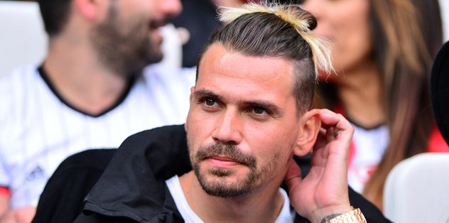Beşiktaş'ın eski oyuncusundan sürpriz transfer