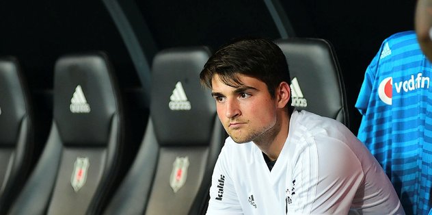 Beşiktaş'ın genç kalecisi Ersin Destanoğlu kimdir?