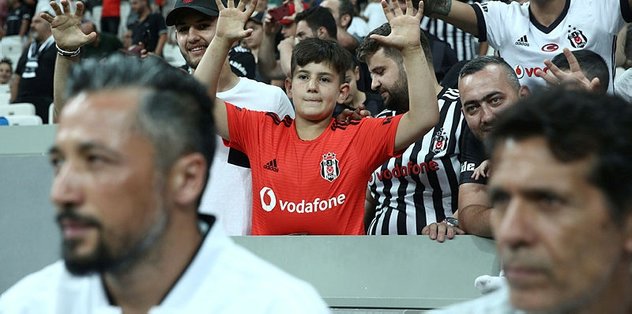 Beşiktaş'ta Fikret Orman'dan "kötü tezahürat" açıklaması