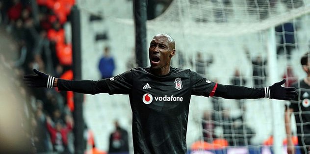 Beşiktaş'ta yönetim kararını verdi! Atiba'nın sözleşmesi uzatılıyor