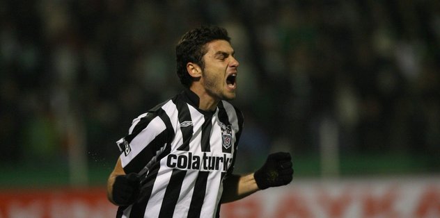 Burak Yılmaz resmen Beşiktaş'ta! İşte ilk sözleri