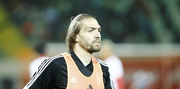 Caner Erkin resmen gitti
