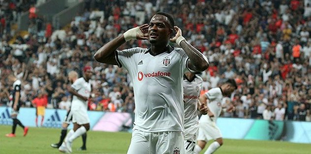 Cyle Larin hat-trick’le gitti, hat-trick’le döndü!