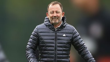 Cyle Larin Sergen Yalçın'ı mahcup etmedi!