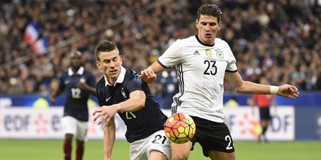 Mario Gomez'e Güneş terapisi