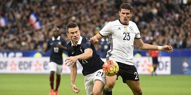 Gomez futbolu unuttu!