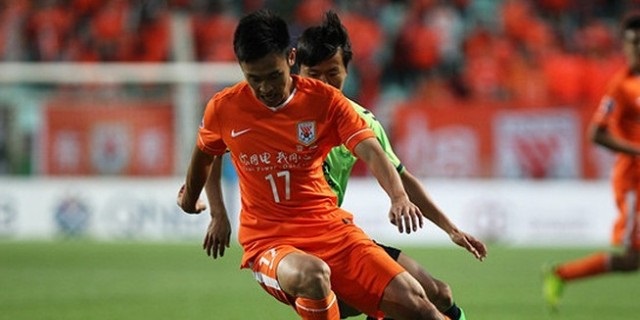 Demba Ba'dan Wu sürprizi