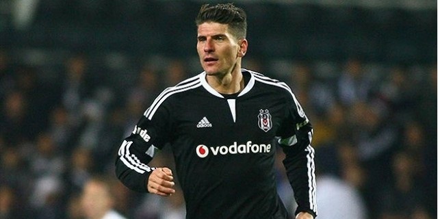 Pasların tek adresi Mario Gomez!