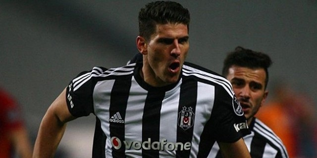 Gomez Basına Patladı