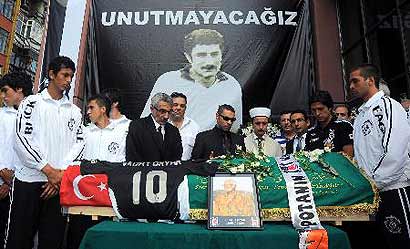 Beşiktaş Gerekirse Hakemi de Yenecek