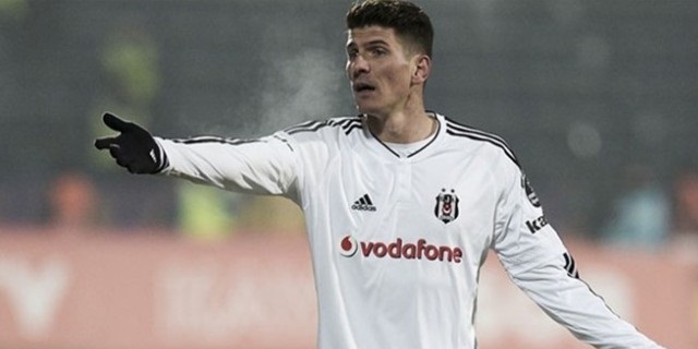 Yavaşça Fransaya Kayıyor