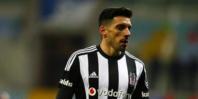 Sosa, gollerin yarısını frikikten attı