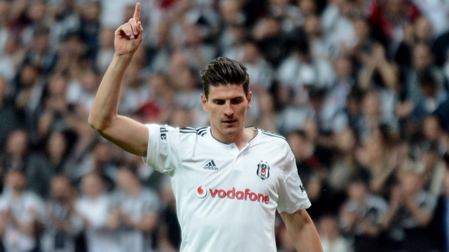 Mario Gomez Beşiktaş’ı neden terketti?