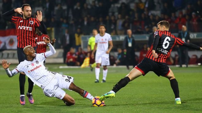 YILDIZ FUTBOLCU SAKATLANDI! 3 AY YOK